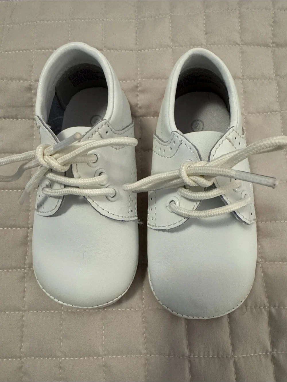 Angel size 4 white soft dress shoes